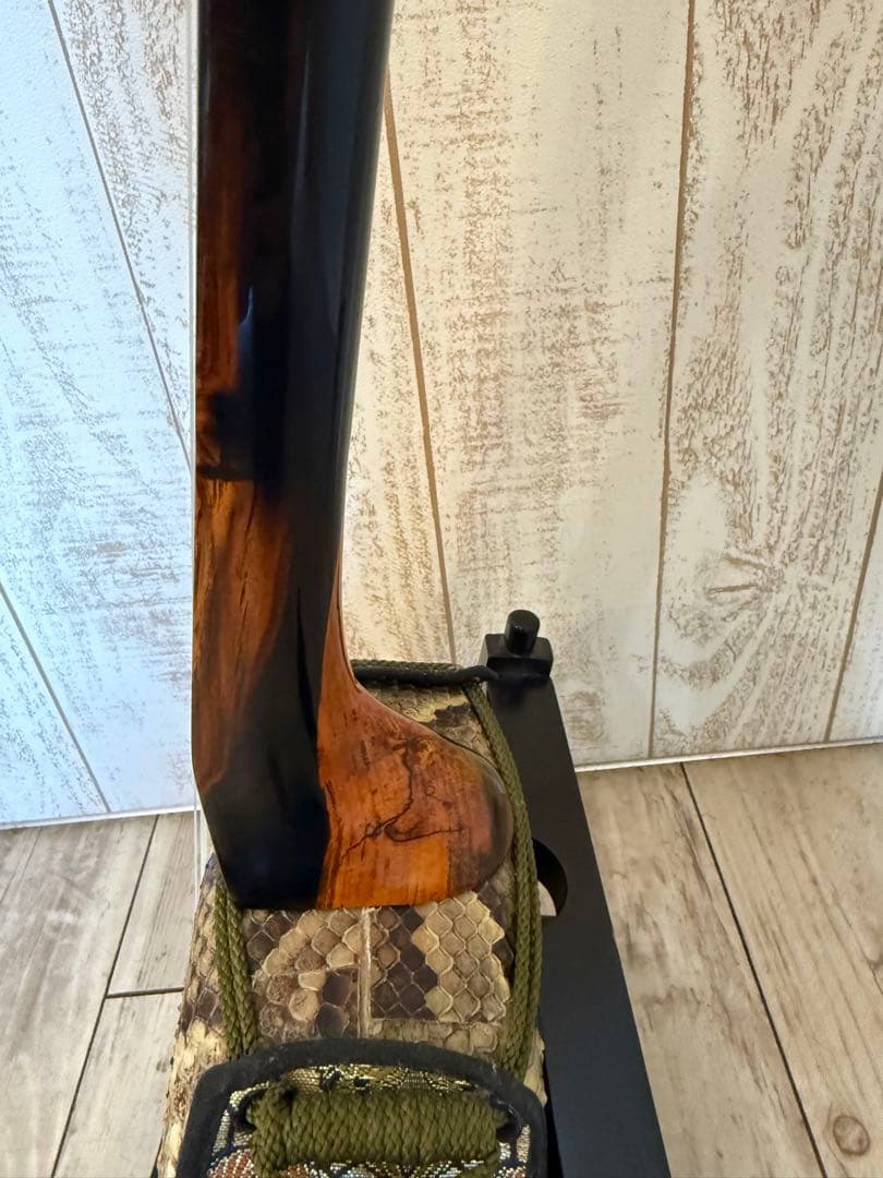 八重山黒木　漆塗り　三線