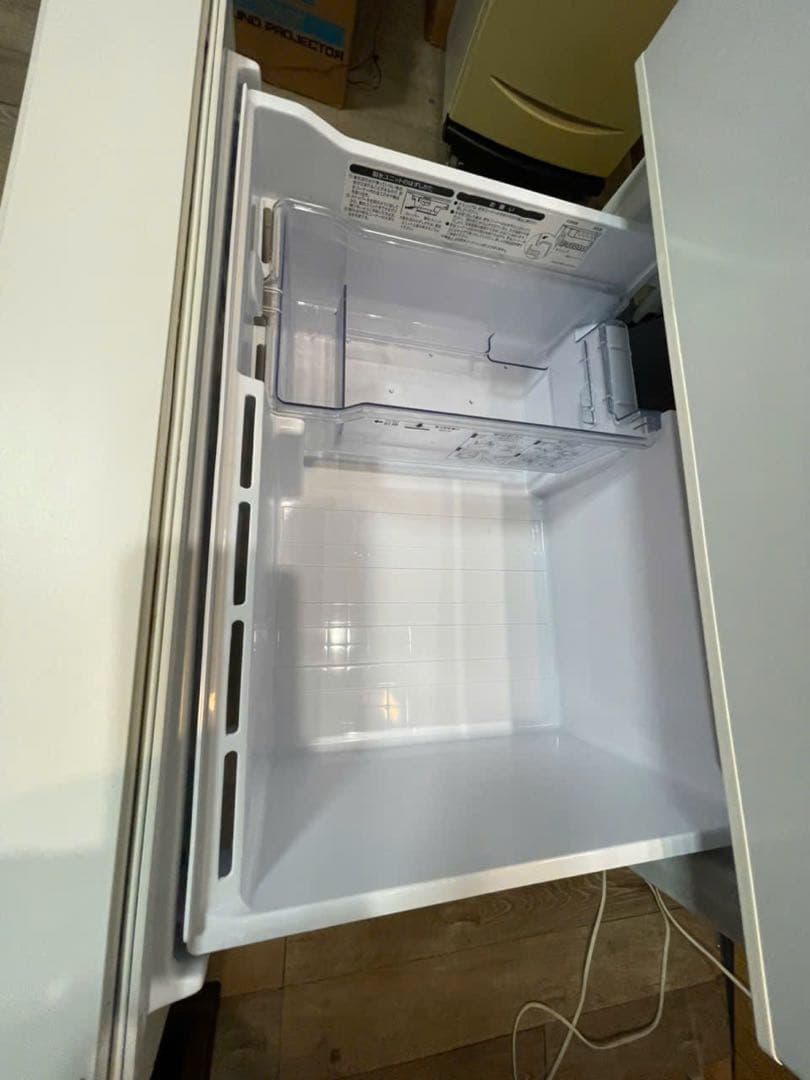 AQUA 冷凍冷蔵庫 272L AQR-SV27HBK(W) 21年製 3ドア