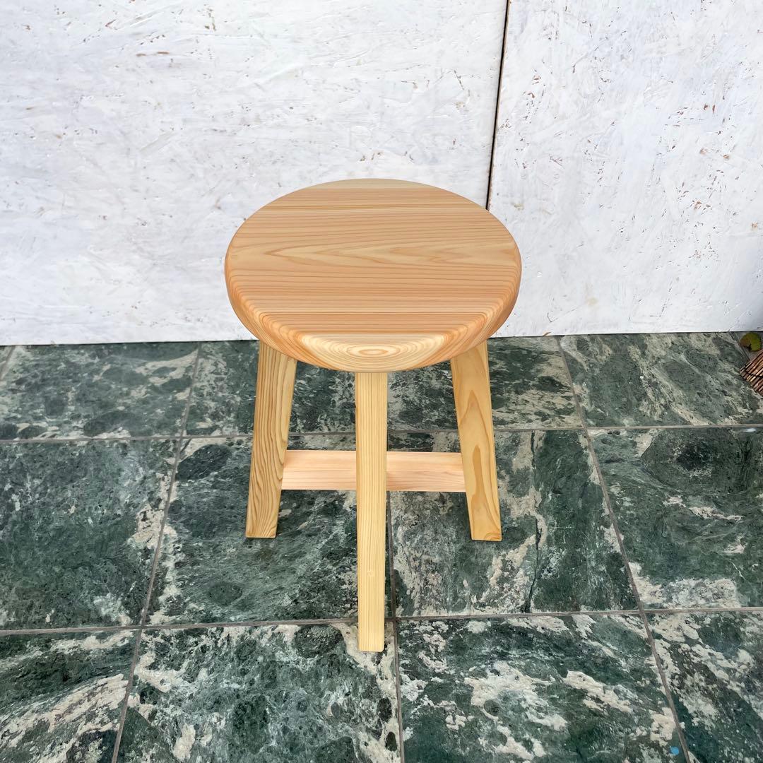 シカタ　丸椅子　木製スツール