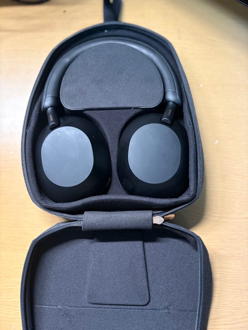 ヘッドホン Sony Wh-1000xm5