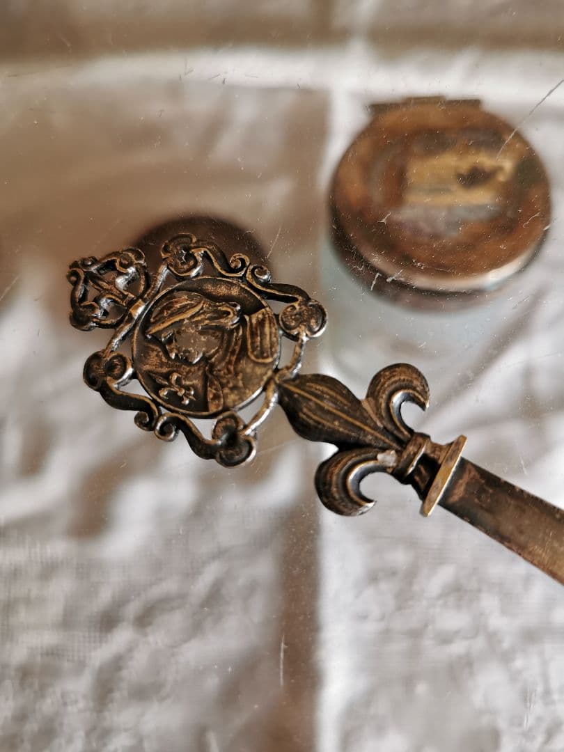 アンティーク フランス ジャンヌダルク ペーパーナイフ 騎士の百合紋 聖女の紋章