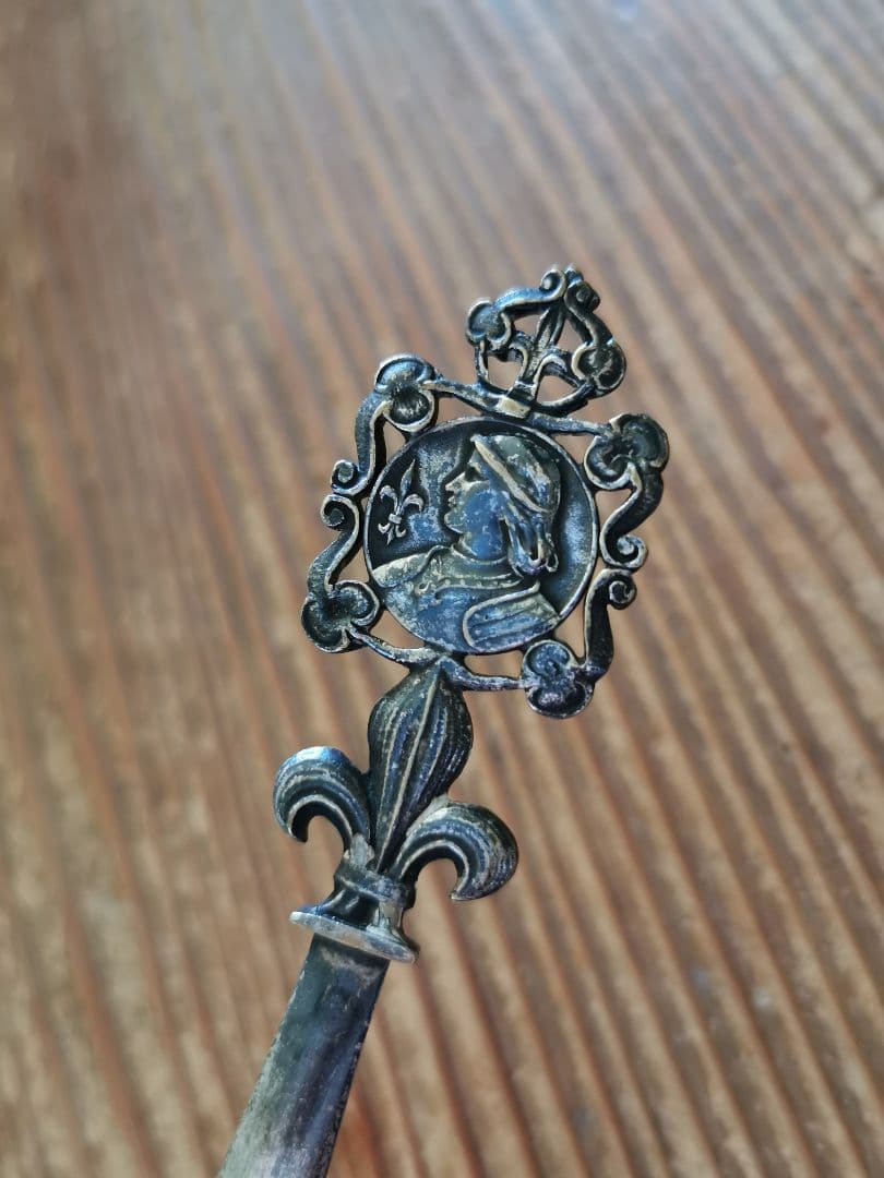 アンティーク フランス ジャンヌダルク ペーパーナイフ 騎士の百合紋 聖女の紋章