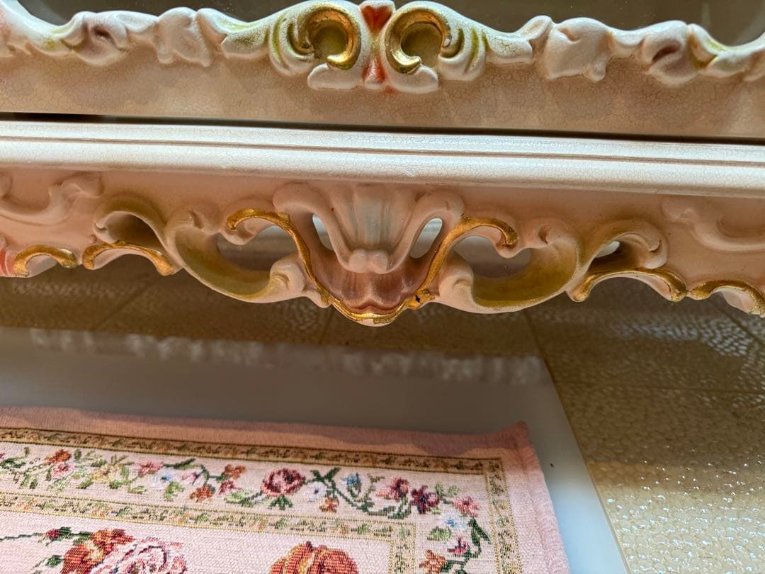 ロココ調　テレビ台