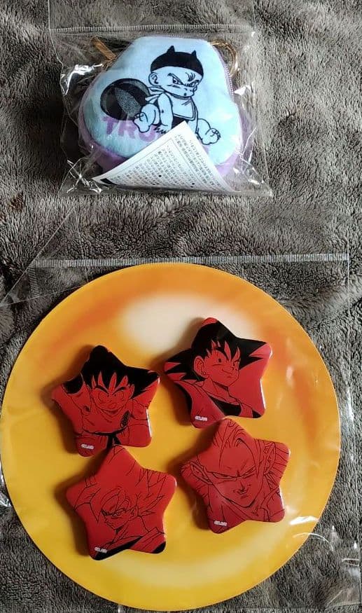 DRAGON BALL　Tシャツ　トートバッグ　ポーチ　缶バッジ セット