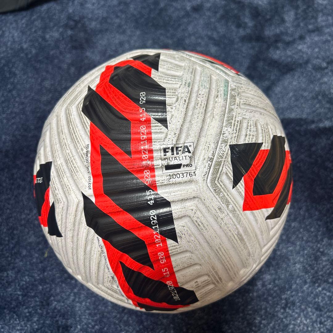 Nike Flight DC1496-100 5号球　サッカーボール　中古