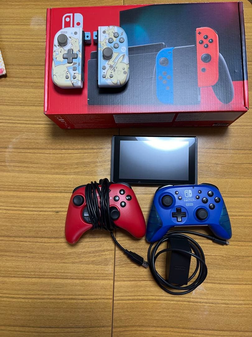 Switch　任天堂　本体　付属品 ジョイコン無し