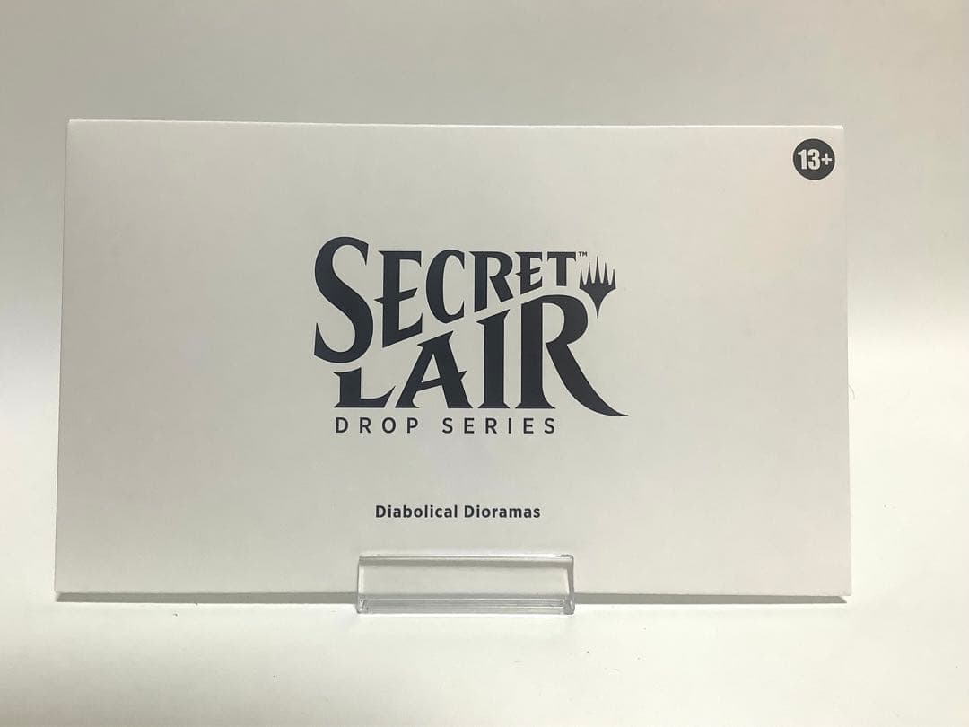 MTG secret lair Diabolical Dioramas 2種