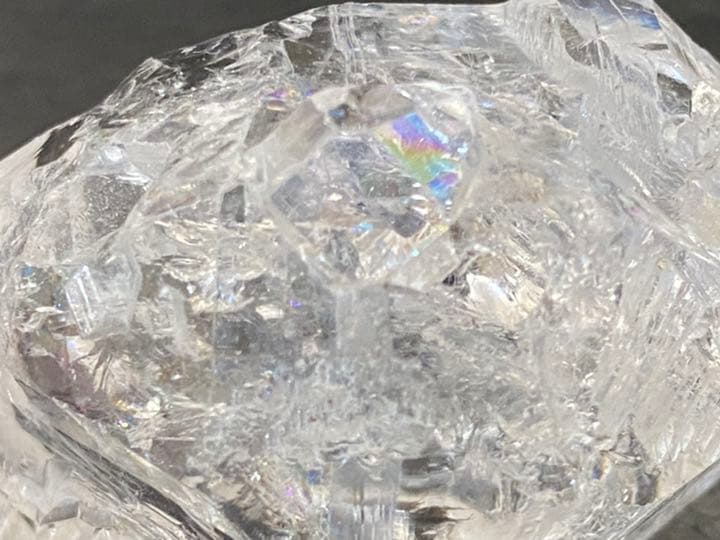 ダイヤモンドクォーツ　ハキマー　レインボー入り　49g