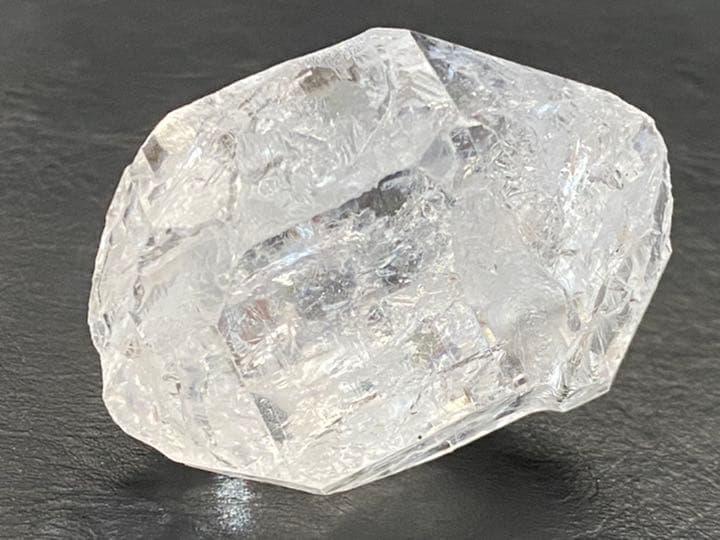 ダイヤモンドクォーツ　ハキマー　レインボー入り　49g