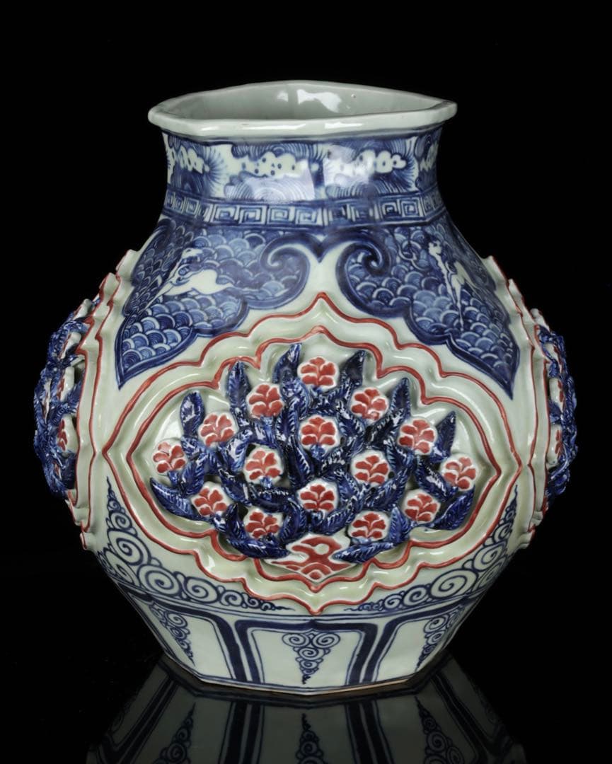 中国古玩 青花釉裏紅透彫花弁麒麟紋壺 唐物 飾壺 花瓶 時代物 古美術 骨董品