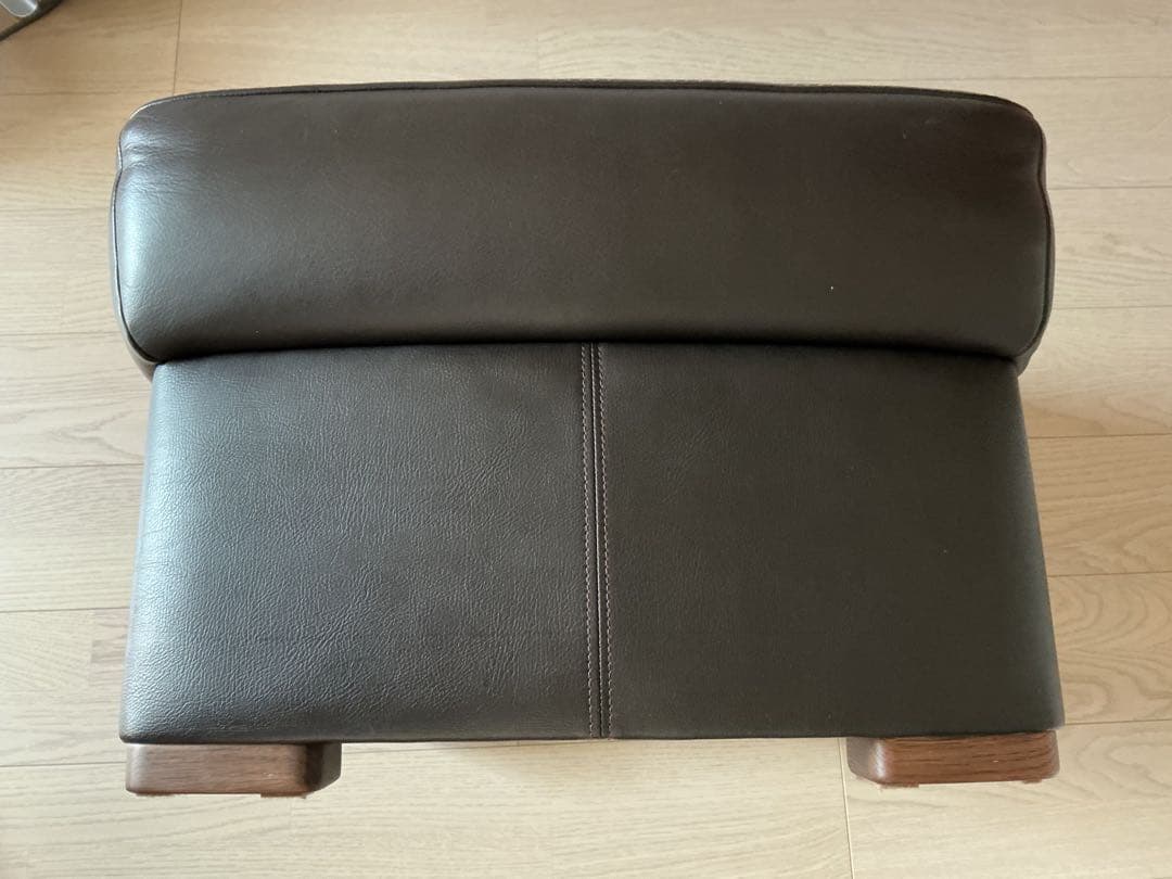 カリモク　レザー　オットマン　本革