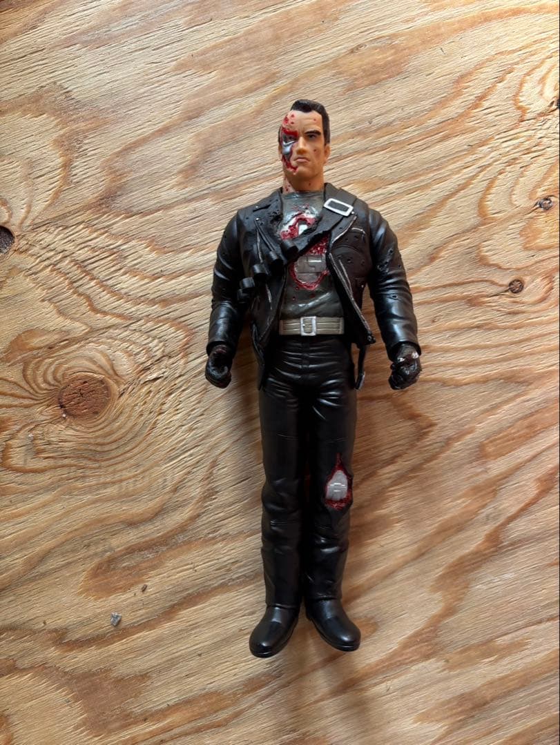 ターミネーター2フィギュア　T-800約30cm