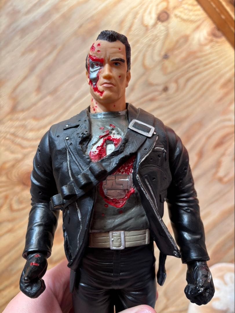 ターミネーター2フィギュア　T-800約30cm