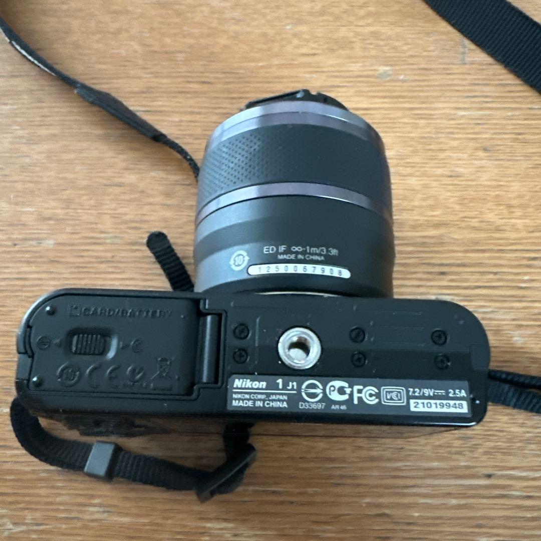 Nikon 1 J1 ミラーレスカメラ
