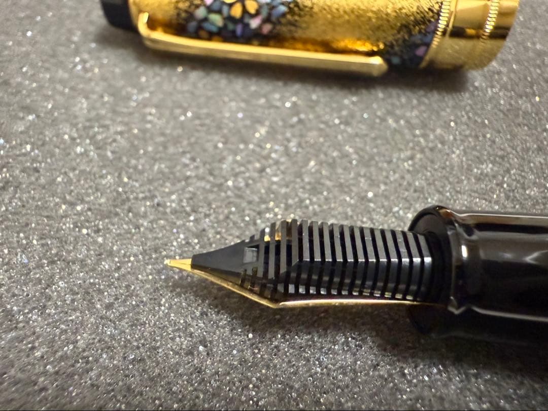 贈・内閣総理大臣　セーラー万年筆　プロギア　KOPモデル　螺鈿蒔絵　桜流れ