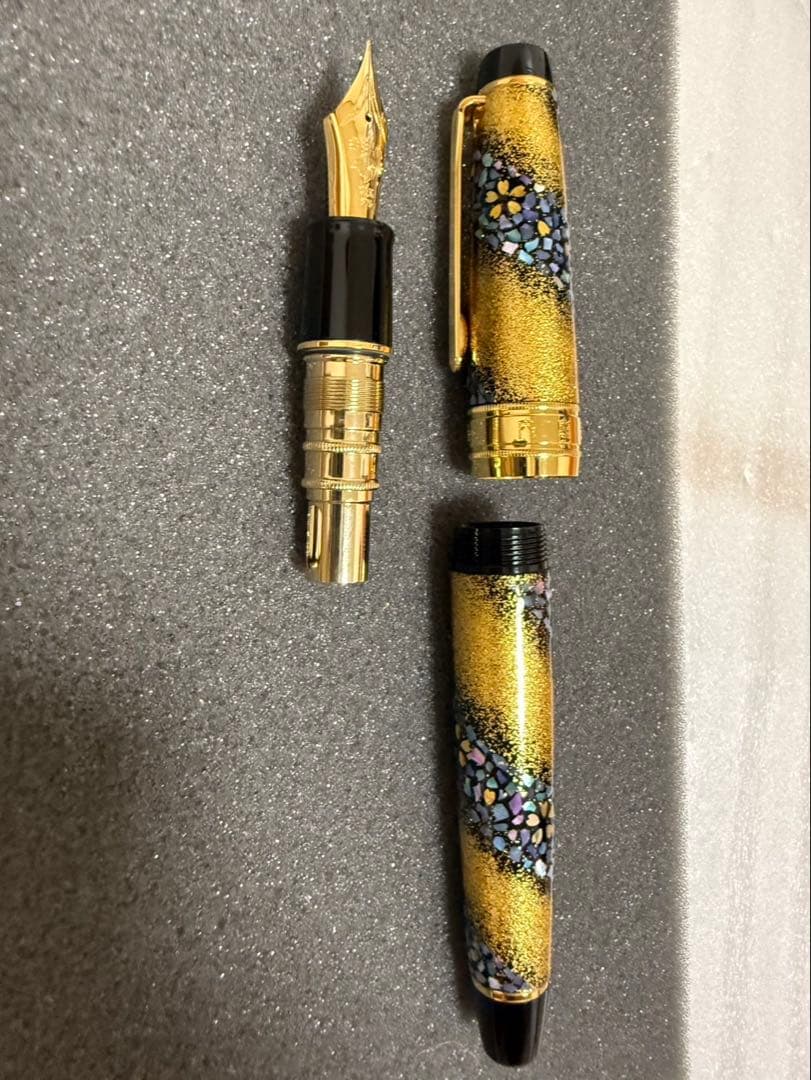 贈・内閣総理大臣　セーラー万年筆　プロギア　KOPモデル　螺鈿蒔絵　桜流れ