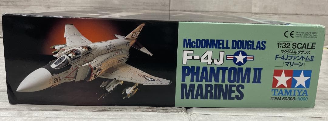◆未組立◆1/32 マクダネル・ダグラス F-4J ファントムII マリーン