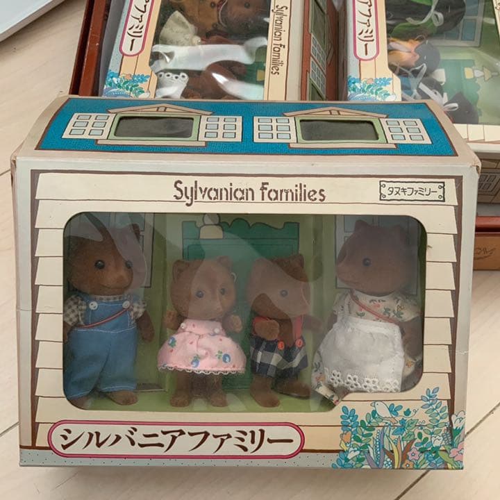 シルバニアファミリー   たぬきの家族