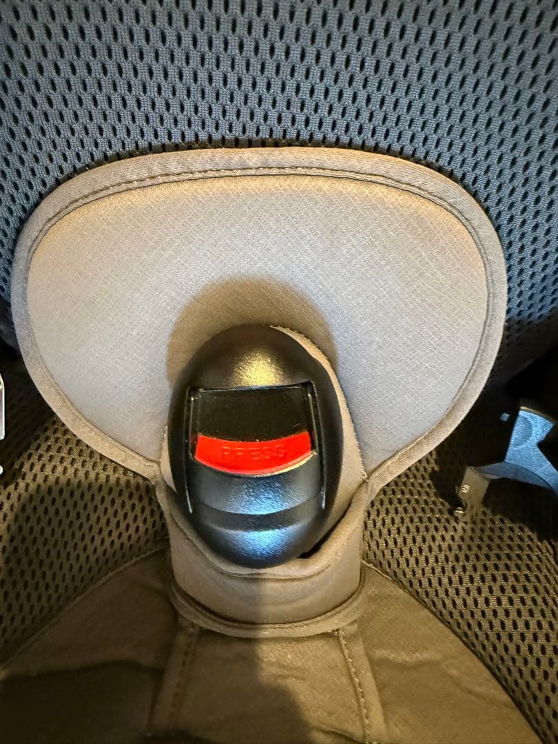 AILEBEBE KURUTTO R ザ・ファースト チャイルドシート