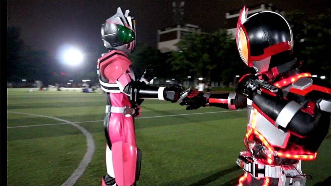 仮面ライダー ファイズ　マスク　磁石装置　複眼発光　アトラクコスプレ用　塗装済み