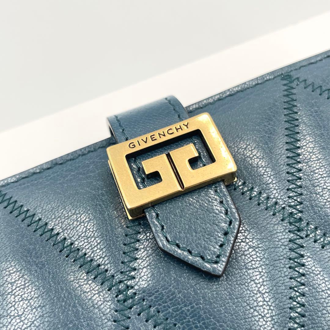 未使用★GIVENCHY キルティング　2G 二つ折り財布　レザー　ブルー系