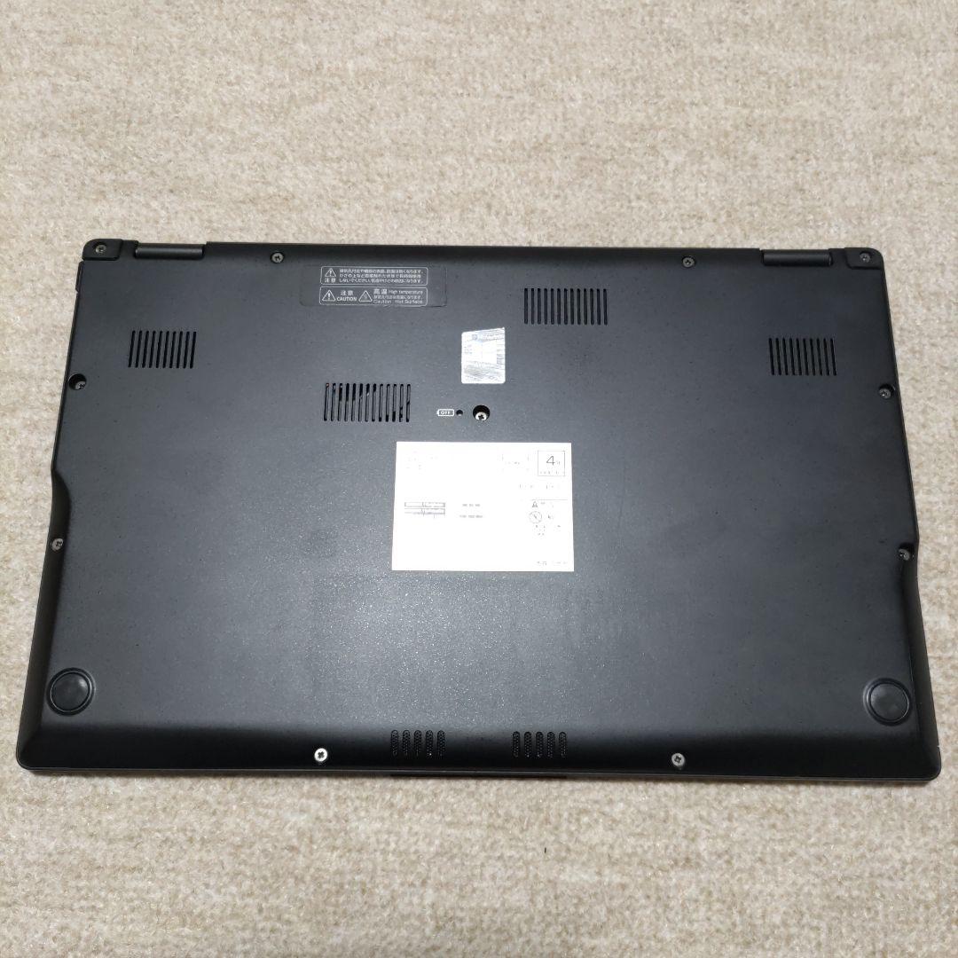 第11世代 富士通 LIFEBOOK U9311/F i5 液晶枠に破損ヒビあり