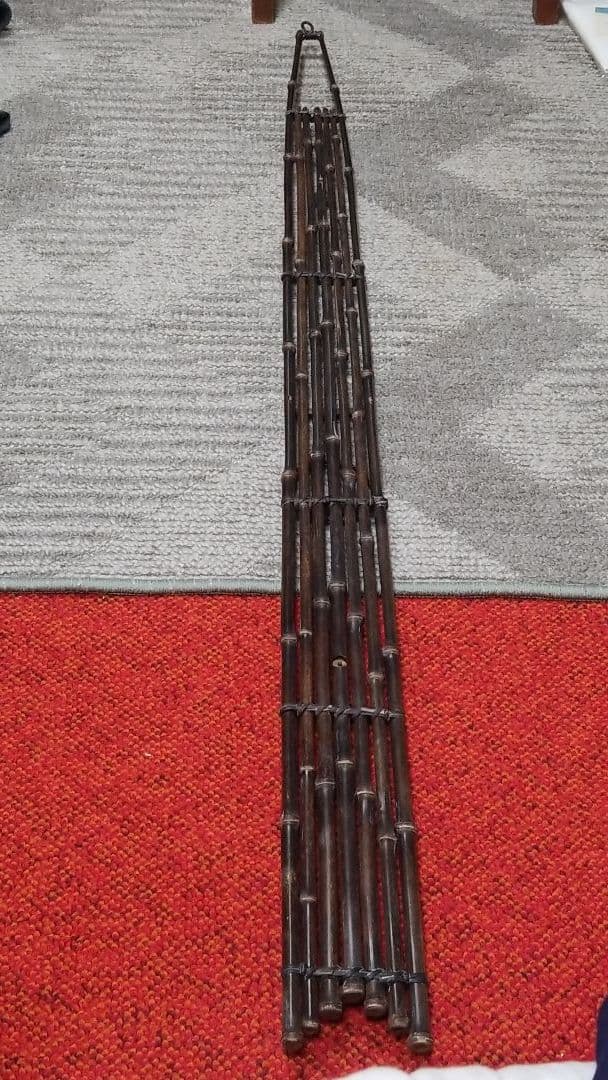 竹製の籠をかけたり短冊をかけたりするものです