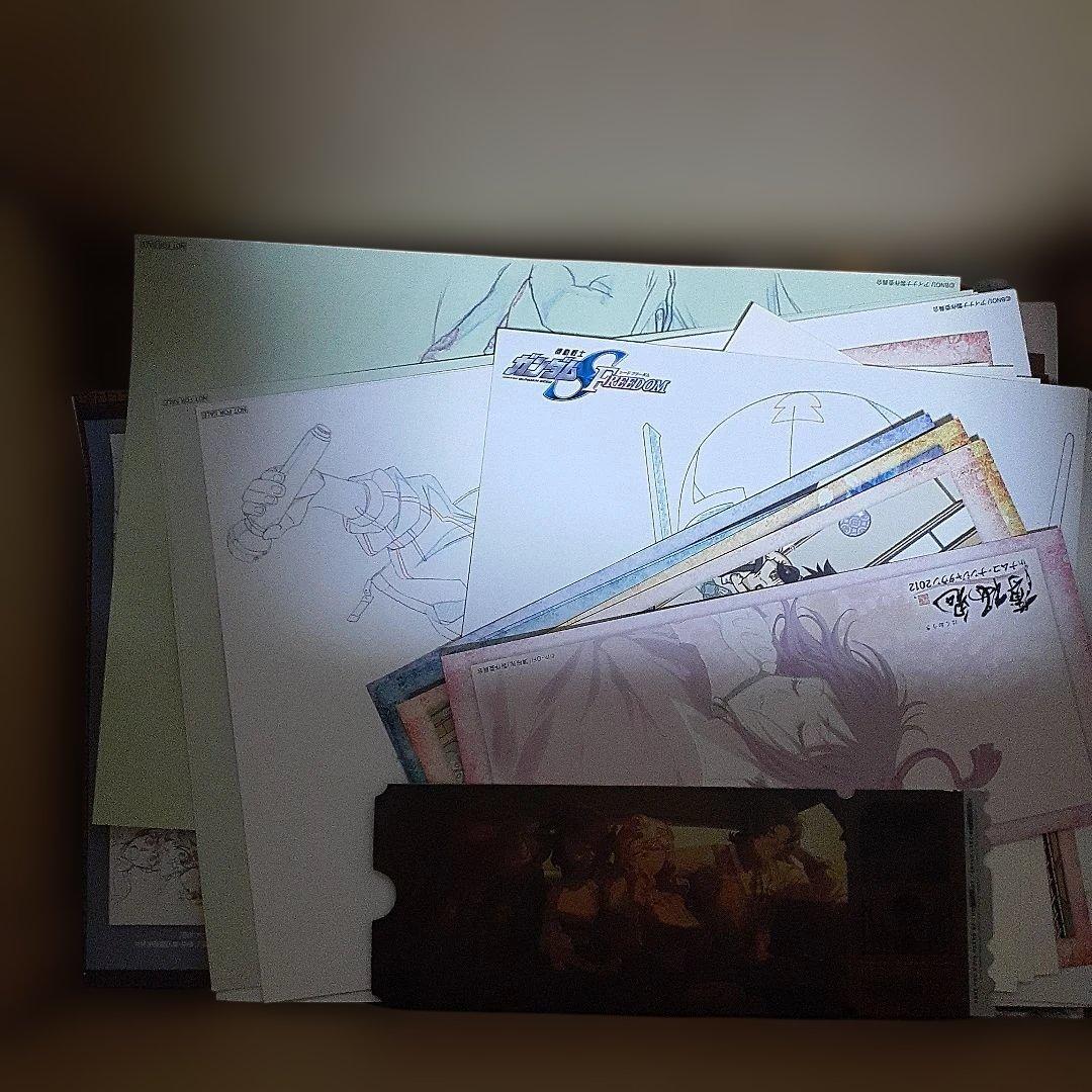 アニメ・マンガ・キャラクター　紙類　紙系　紙雑貨　大量　まとめ売り　　大