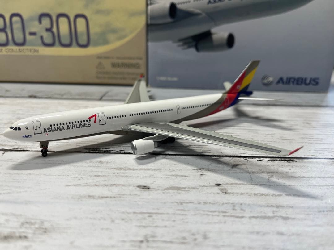 【廃盤】アシアナ航空 A330-300 1/400