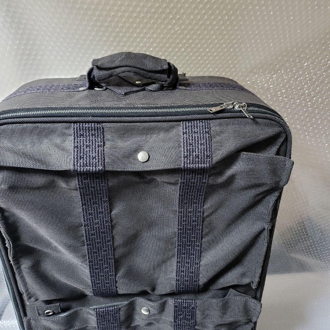 ダークグレー キャリーケース