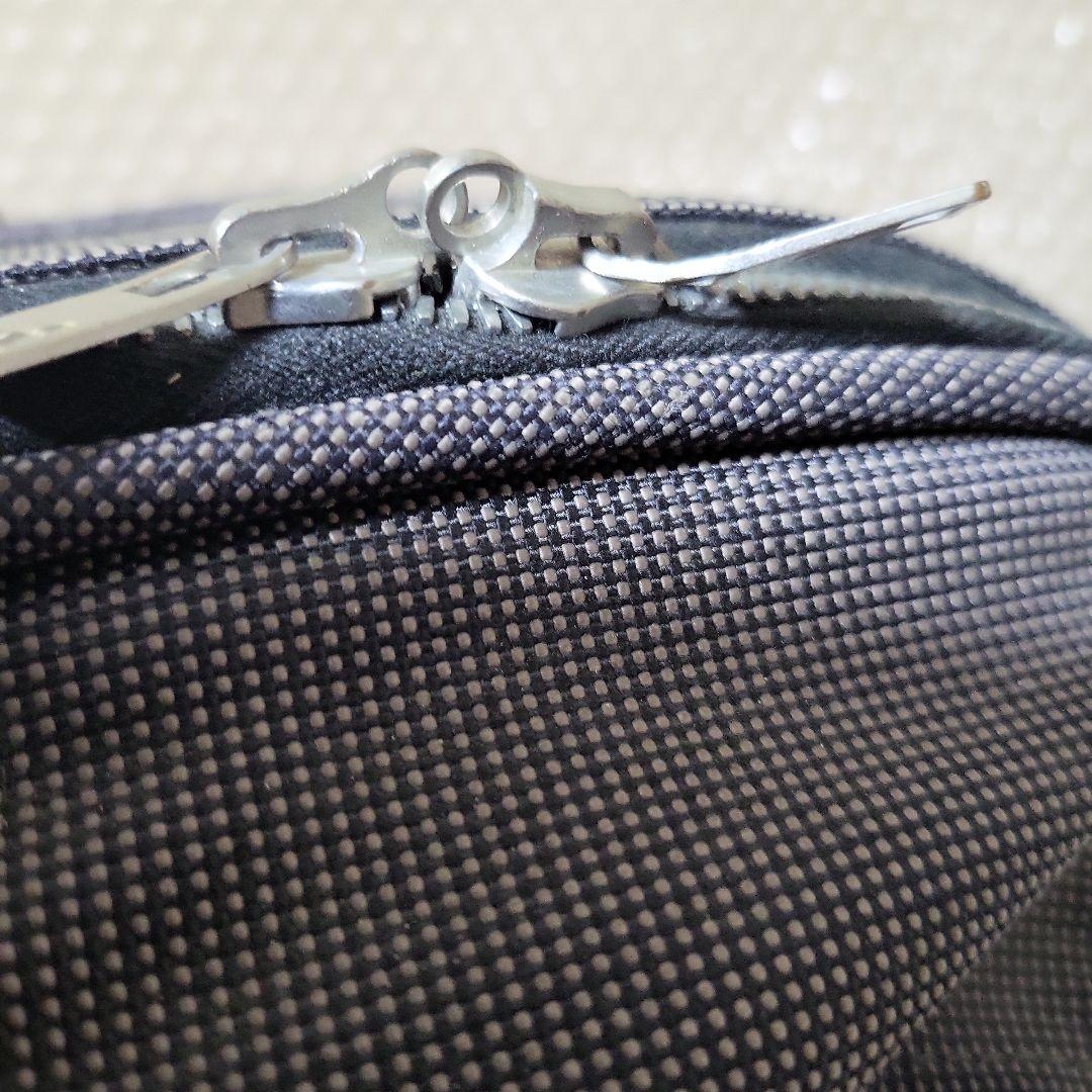 ダークグレー キャリーケース