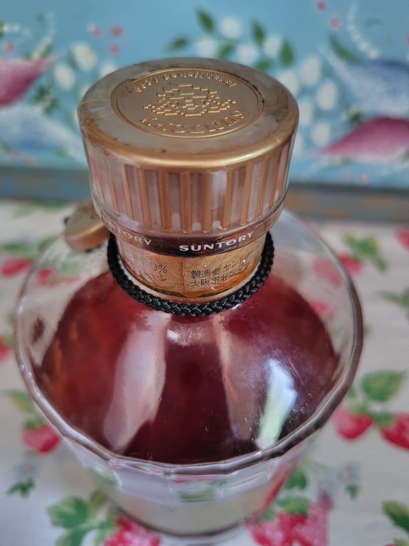 【美品】　サントリー 　ウイスキー　フィルム剥がれ　響　裏金ラベル　裏金ラベル