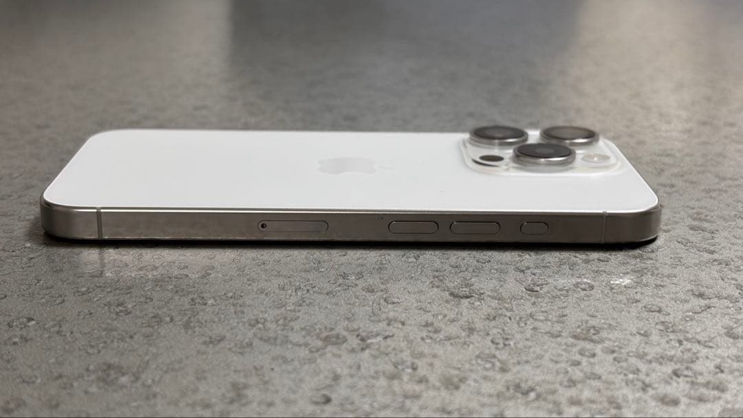 t*4様 iPhone15Pro 128GB 透明ケース付き