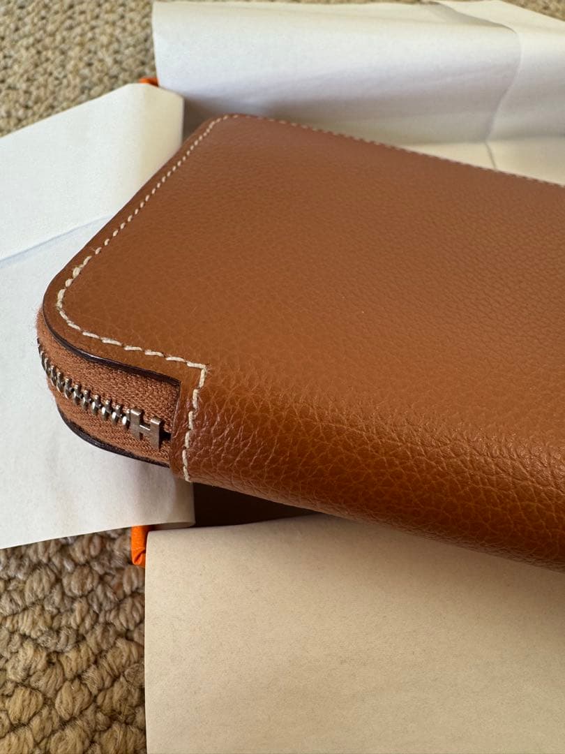 HERMES シルクイコンパクト ゴールド（茶色）