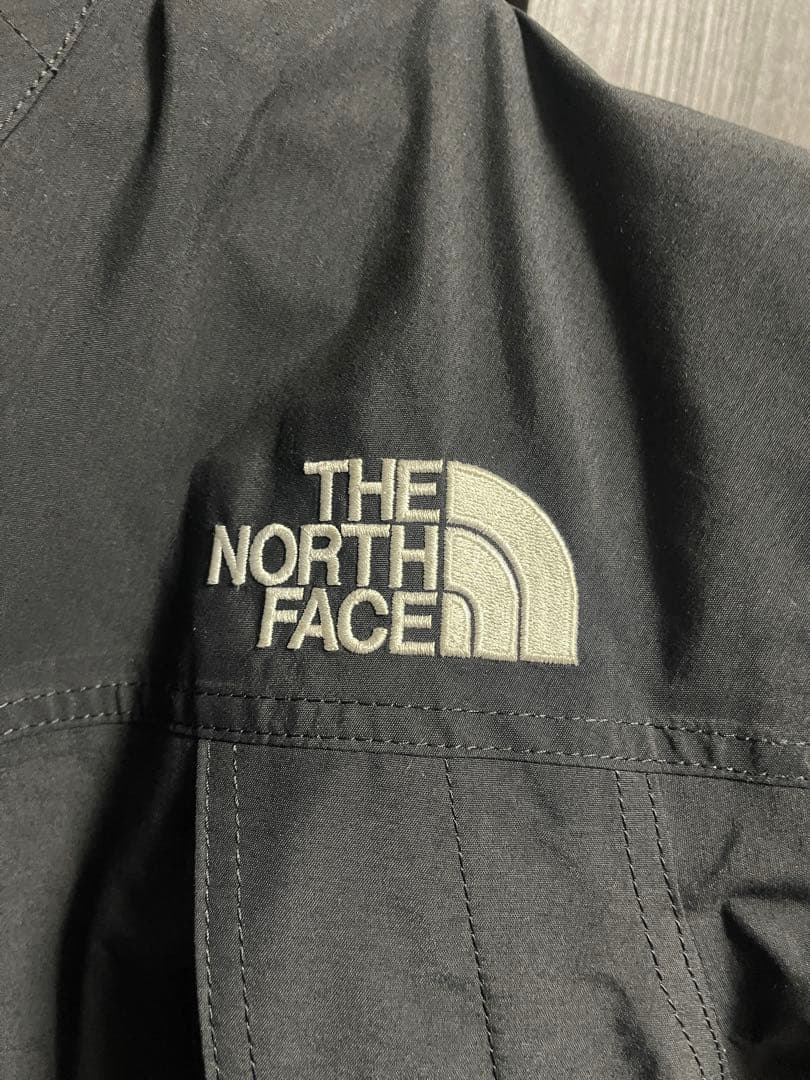 【希少】ザノースフェイス　マウンテンライトジャケット　黒　刺繍　np11834
