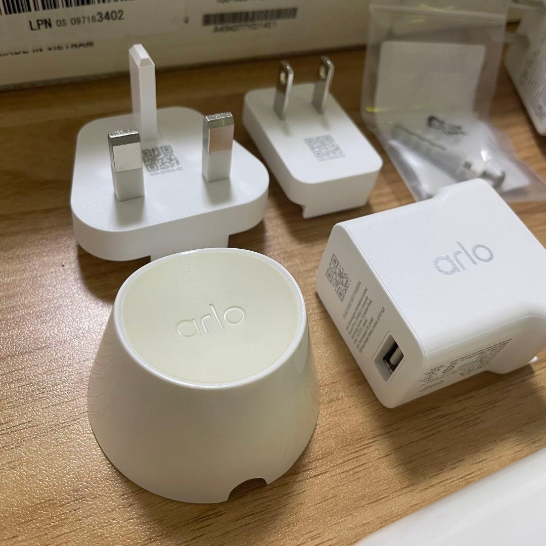 【美品】Arlo Ultra 2 4K UHD 180° Ultra Wide