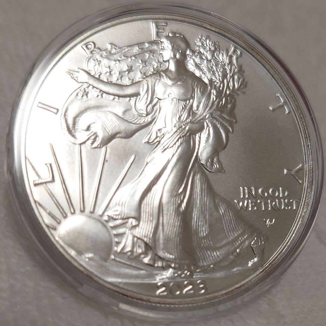2023年 アメリカ「イーグルウォーキング　リバティ」１オンス銀貨