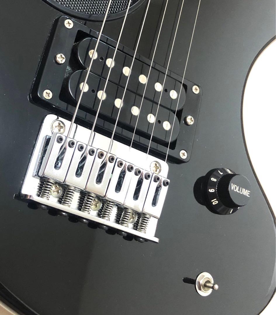 【超美品】ZO-3 ブラック アンプ内蔵ミニギター 専用ケース付き！！