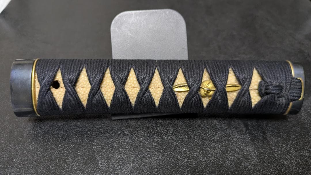 ス*ン様 日本刀、居合刀、脇差、拵え 江戸兎 ウサギ 目貫 の正絹黒色 柄前長１