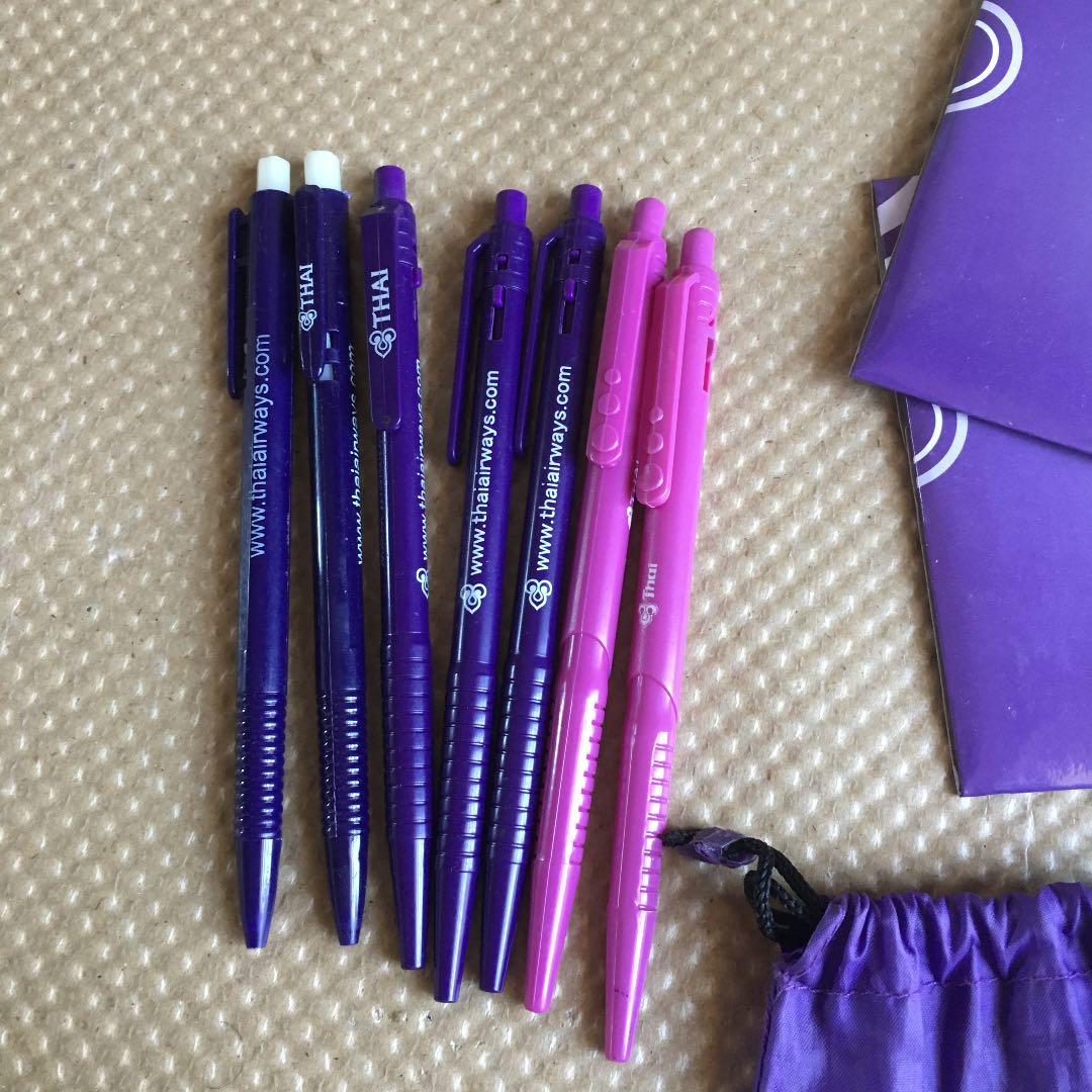 0674　タイ国際航空 絵葉書、ボールペン ほか 破産申請、運航継続中