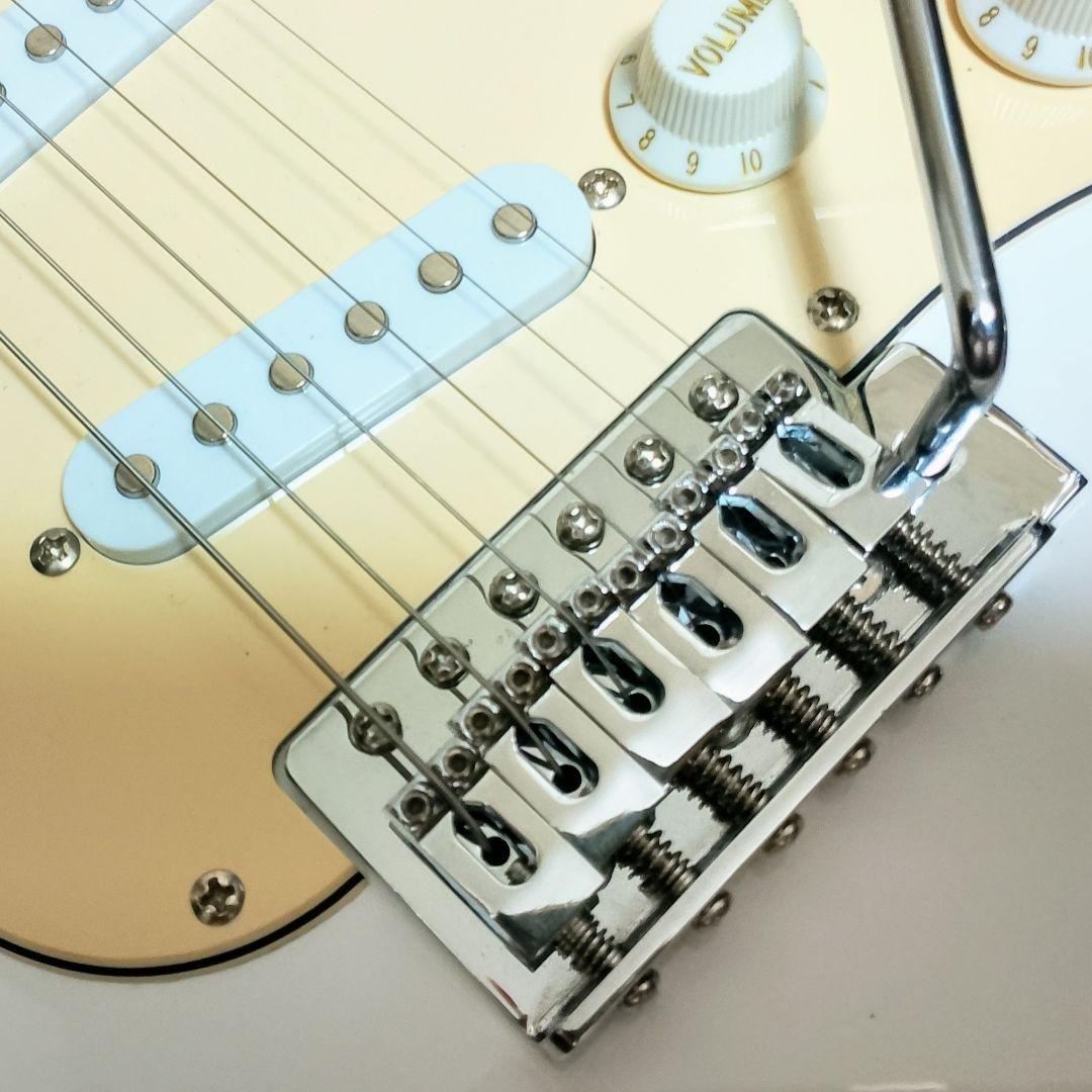 美品　BUSKER’S　ストラトキャスタータイプ　エレキギター　ホワイト