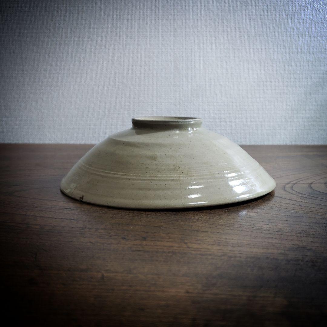 茶碗　平茶碗　盛皿　茶道具　茶器　抹茶碗　草花文様　ろくろ目