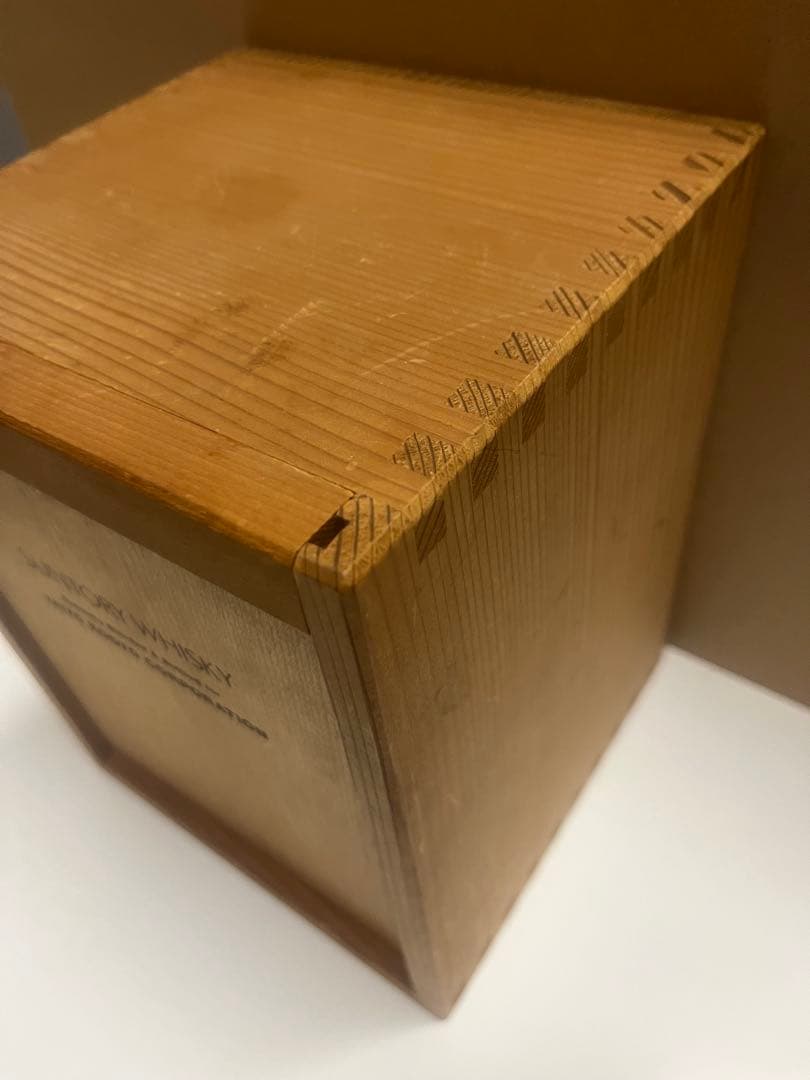 希少 サントリーウイスキー 太陽工業40周年記念 陶器ボトル 未開封 木箱限定品