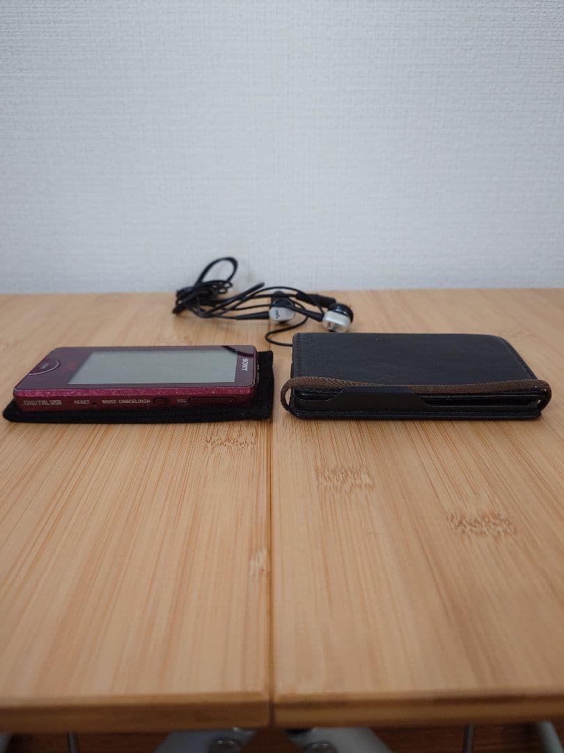 SONY　WALKMAN　NW-X1050 RED