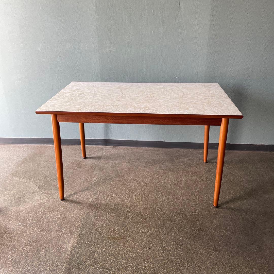 昭和レトロ　ミッドセンチュリー　北欧ヴィンテージ風　ダイニングテーブル　大理石風