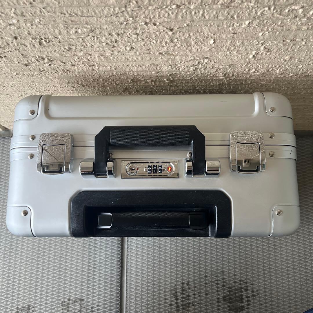 ゼロハリバートン　スーツケース