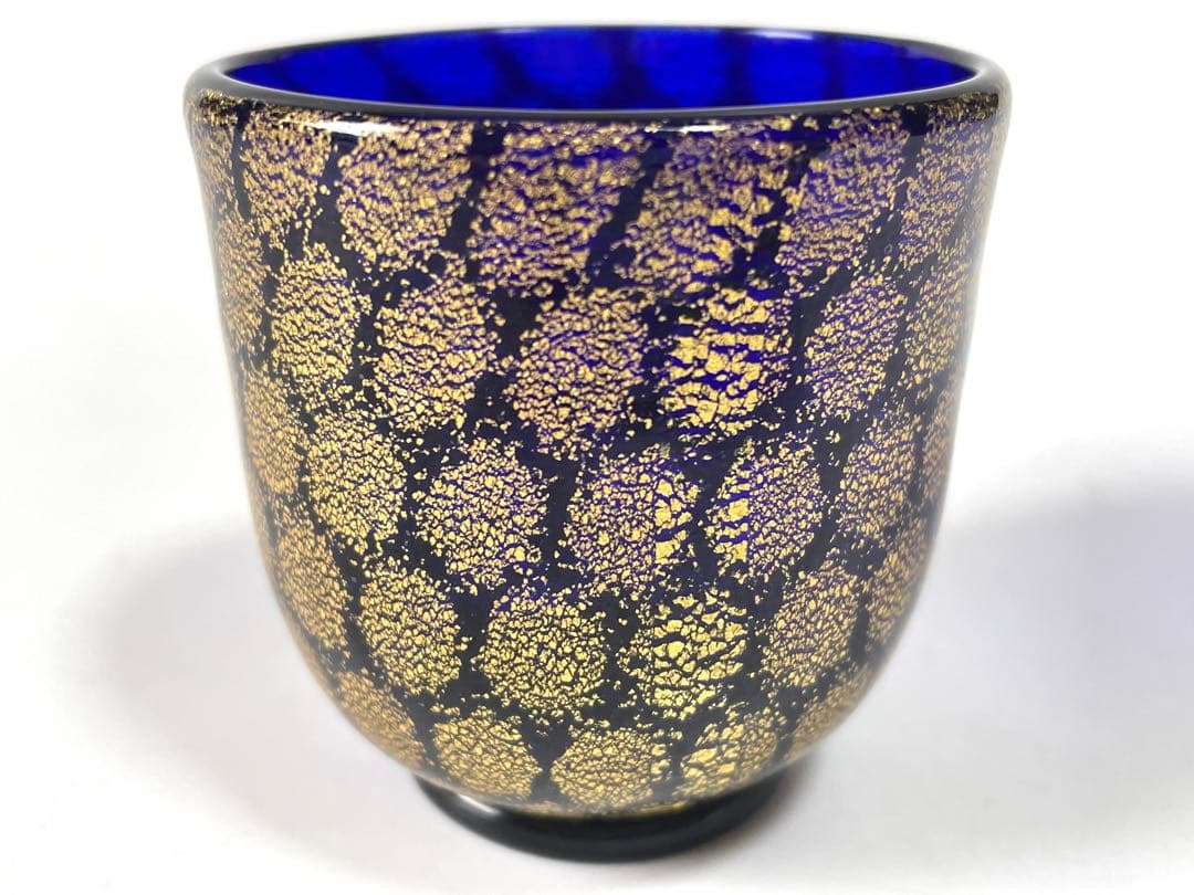 ガラス作家　岩田久利　ガラス　盃　ぐい呑　酒器　冷酒　硝子　金箔　箔入　共箱