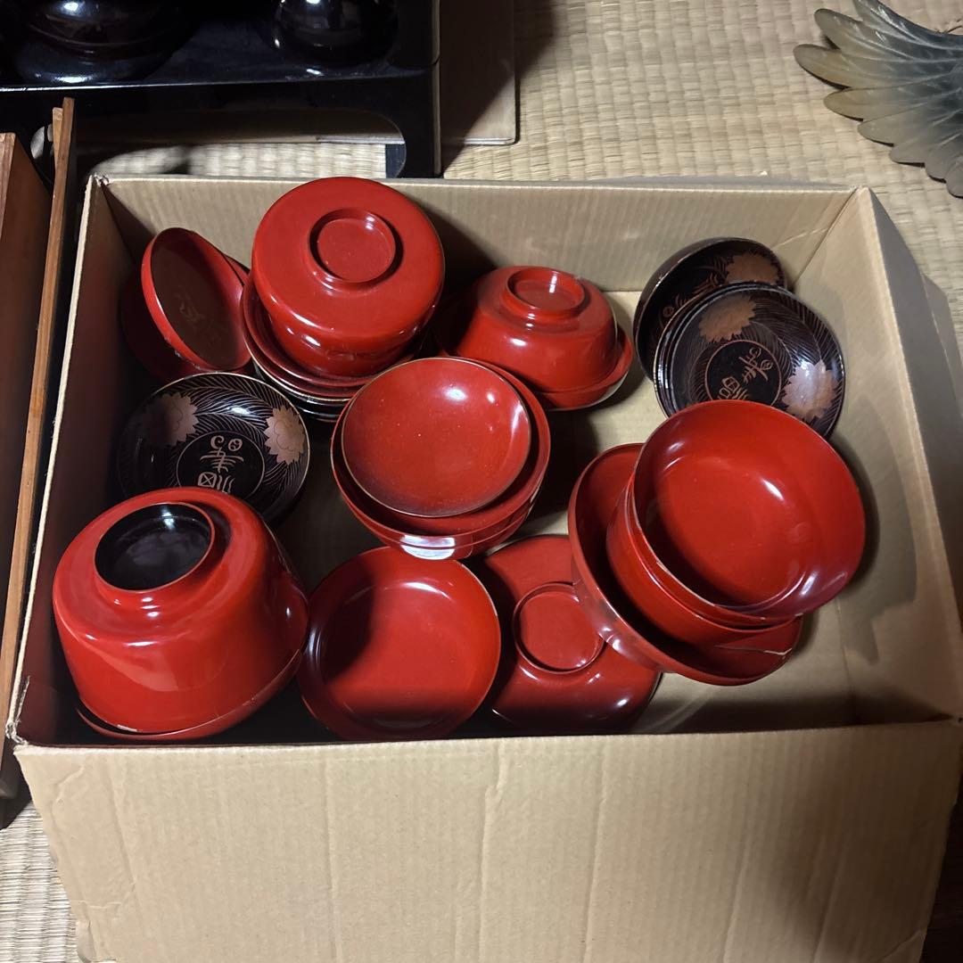 輪島塗り　赤　黒　御前　セット　茶碗　徳利　皿　工芸品　陶芸　バラ売りです。