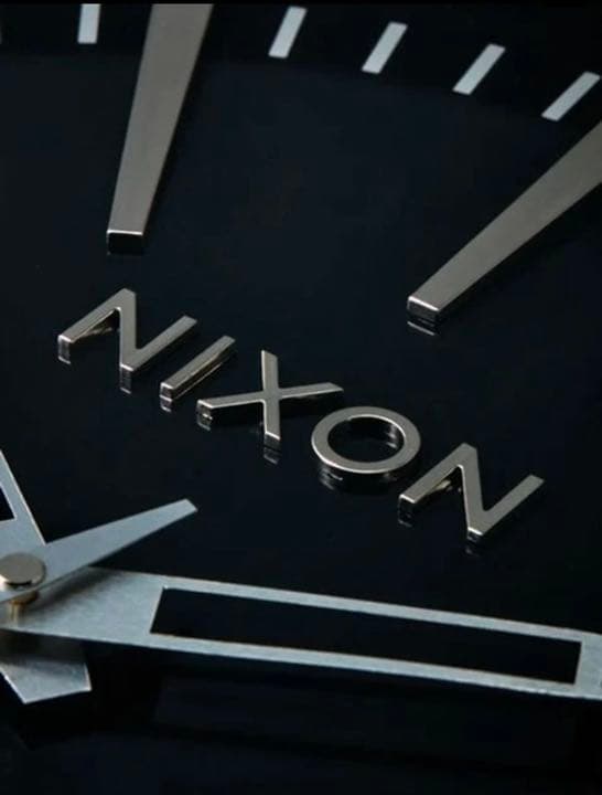 NIXON壁掛け時計
