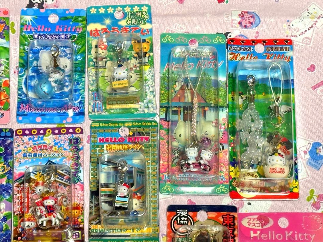 ご当地限定　ハローキティ ファスナーマスコット 38個まとめ売り　ダニエル